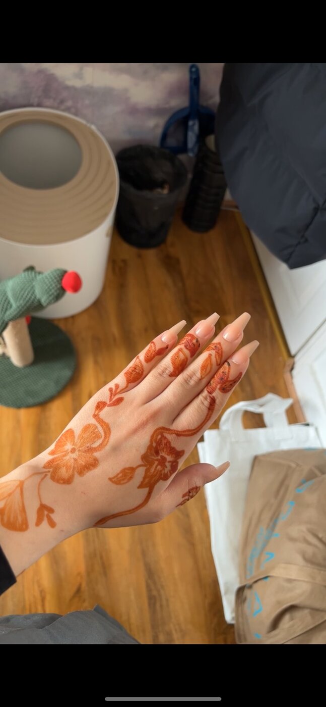Floral vine henna design