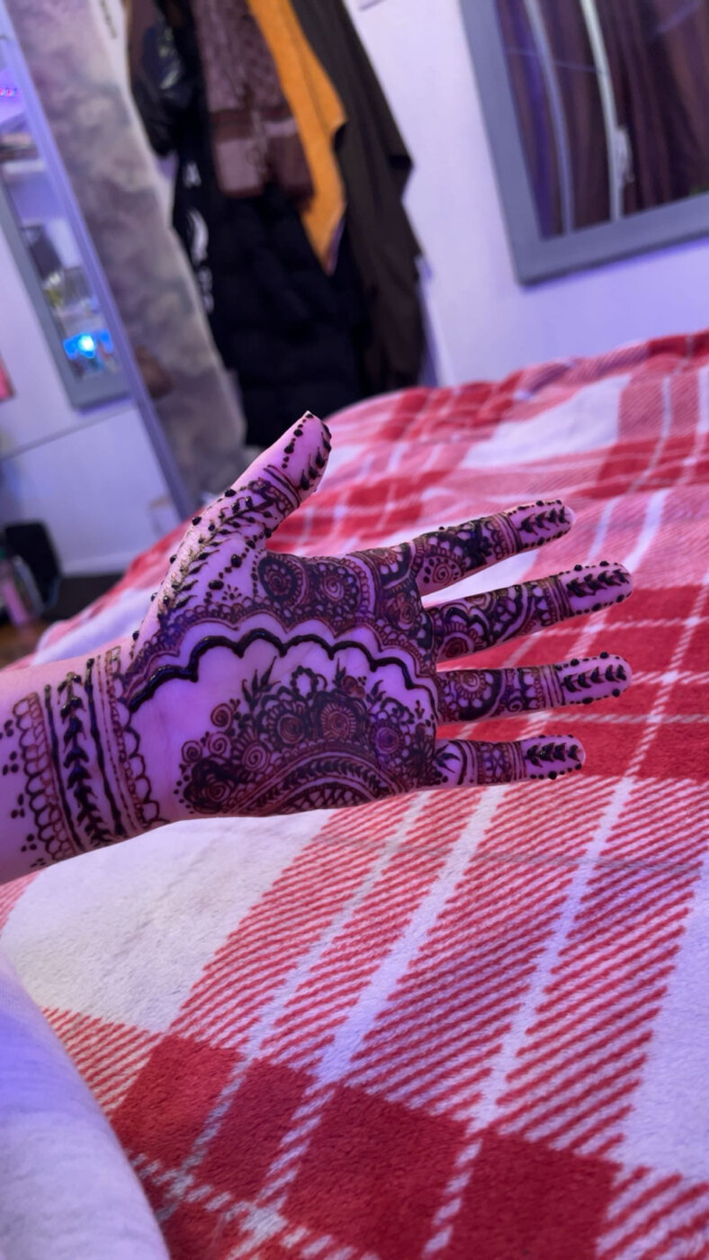Fresh henna paste design